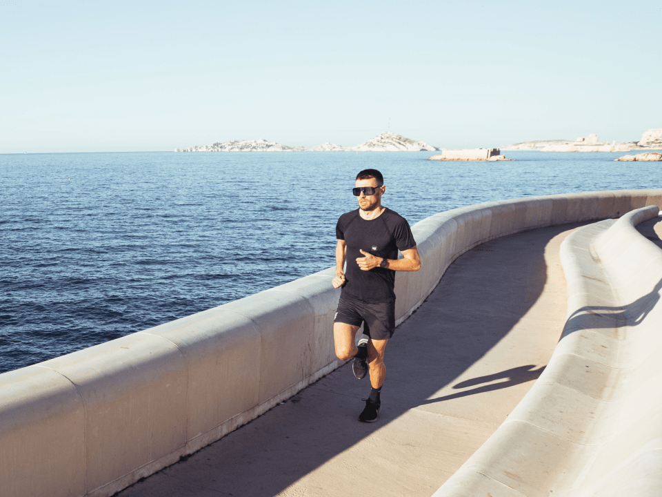 Läufer beim morgendlichem Lauf - nach dem Marathon